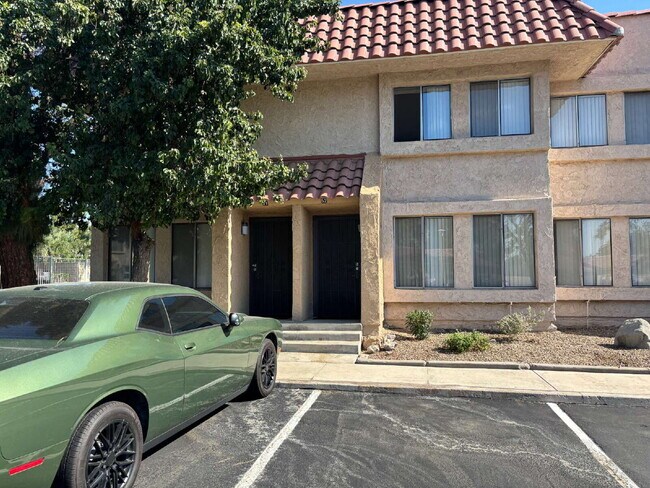 Foto del edificio - 2-story, 2-Bedroom Condo for Rent in Indio...