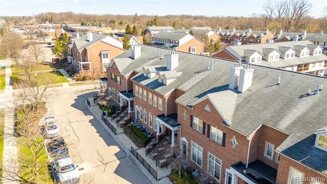 Foto del edificio - 16822 Farmington Rd