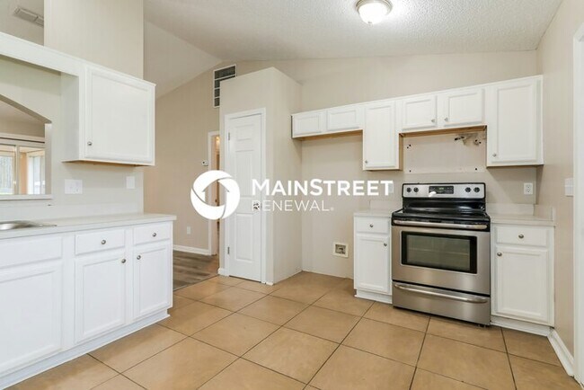 Foto del edificio - 3 Bedroom Pet-Friendly Home in Middleburg, FL with Main Street Renewal