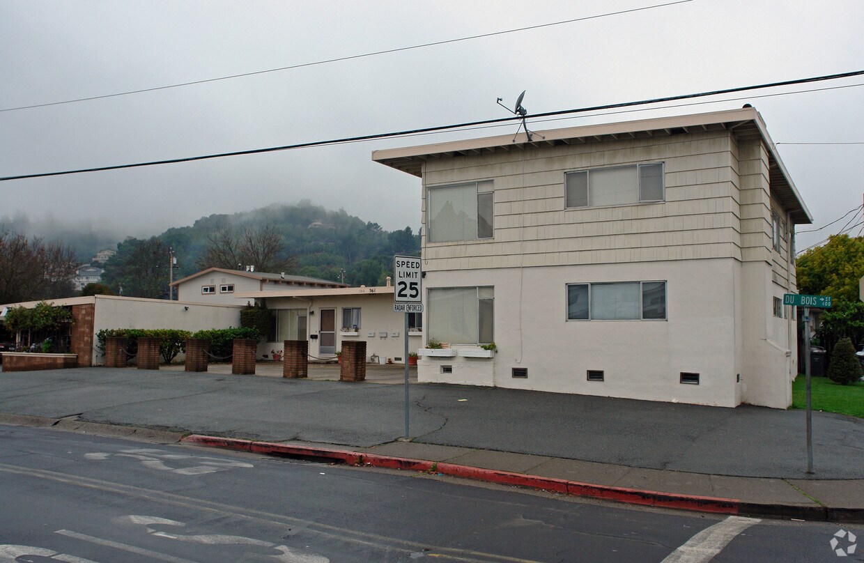 Foto del edificio - 360-361 Du Bois St