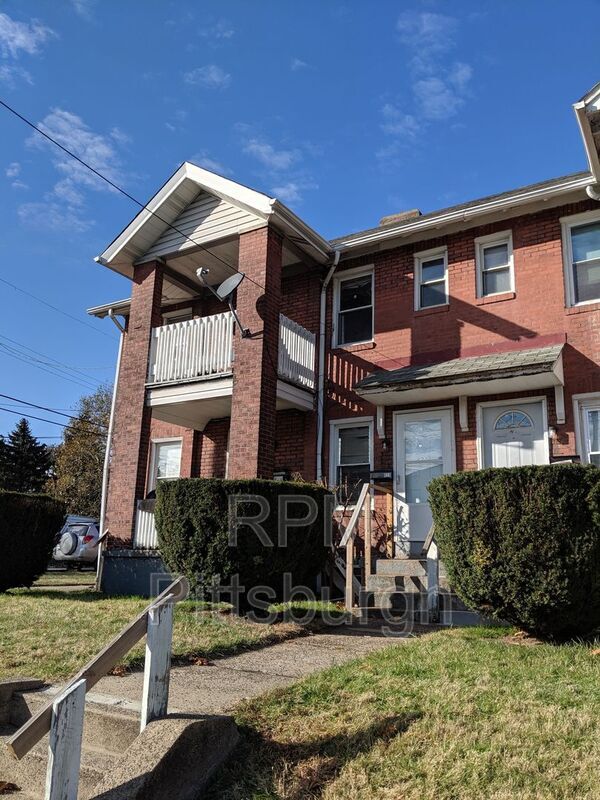 820 Crawford Ave, Duquesne, PA 15110 House Rental in Duquesne, PA