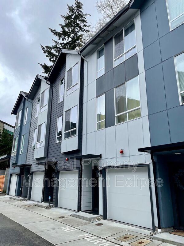 Building Photo - 10938 NE 189th St