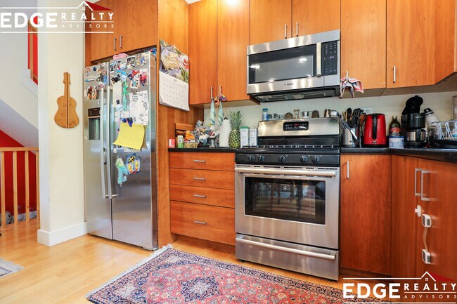 Photo - 141 Elm St Apartment