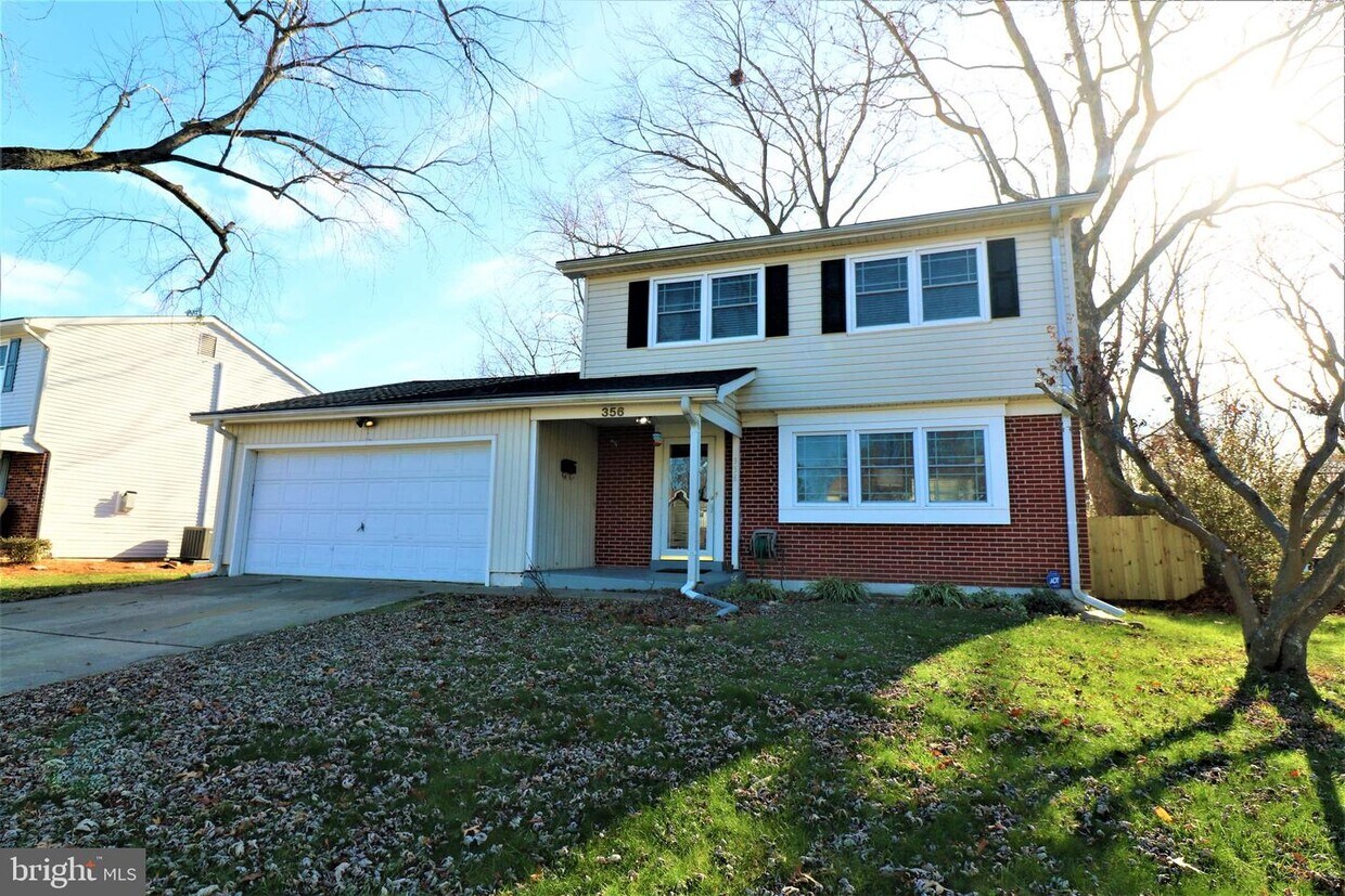 Foto principal - 356 Mockingbird Ave