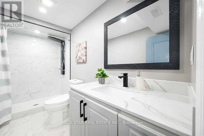 Photo du bâtiment - 919 Brucedale Ave E