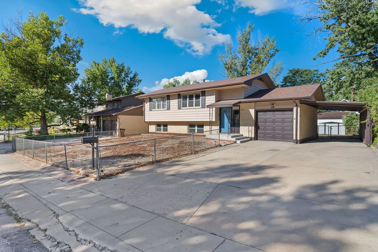 Foto principal - 4 Bed 2 Bath Near Fort Carson!