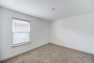 Building Photo - 1826 Sandy Trail Ln