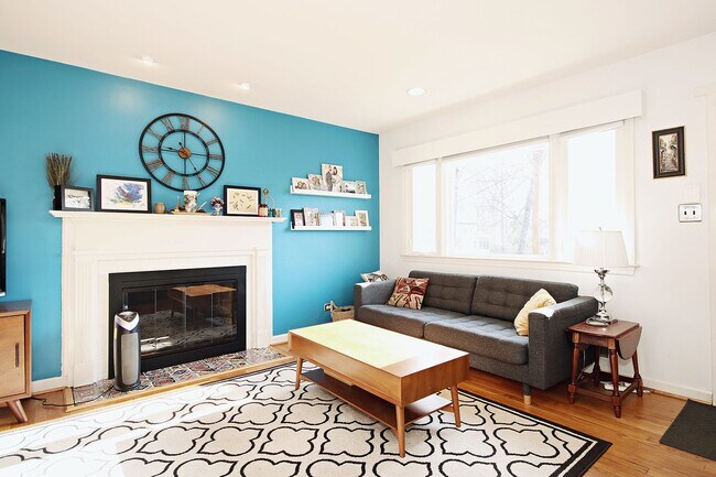 Building Photo - Nicely Updated N.Downtown Home