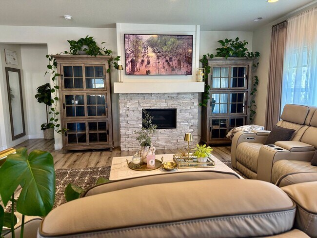 Foto del edificio - For rent in Colorado Springs 4 BR, 3 Car Garage, in District 20