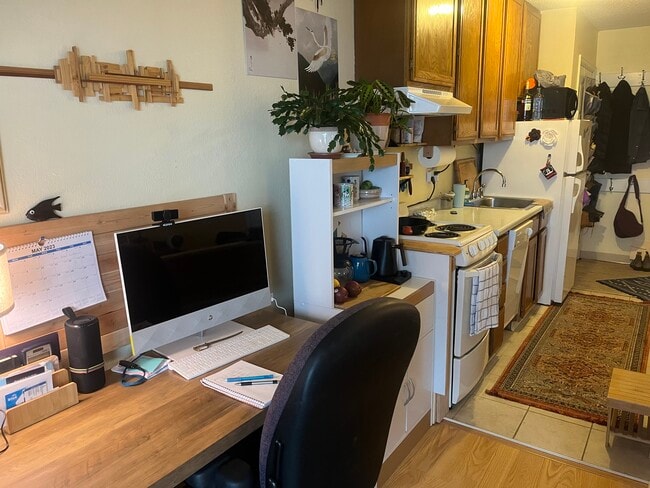 Kitchen/Office - 1934 18th St