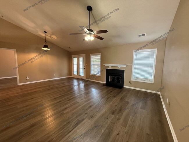 Building Photo - 3925 Cobblestone Bend Dr