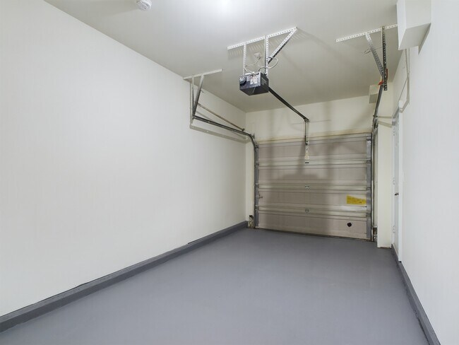 Single Car Attached Garage! - Botanica Cottages