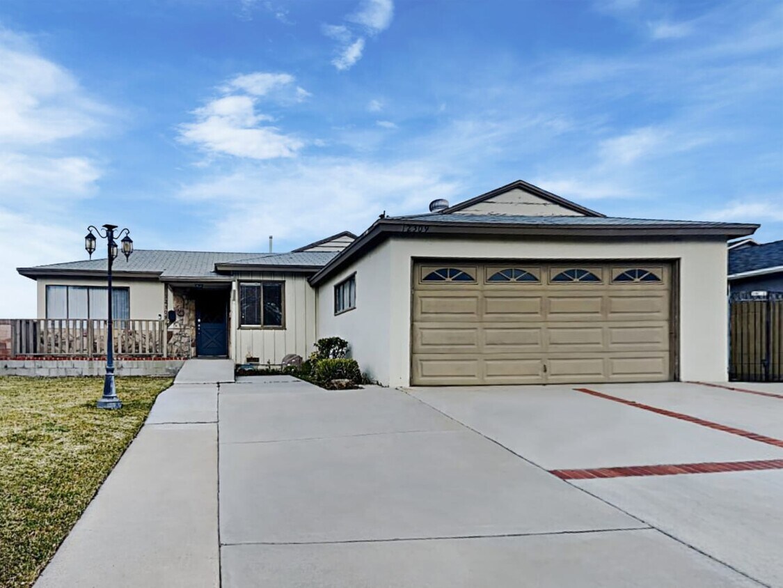Primary Photo - 12309 Wicker Dr