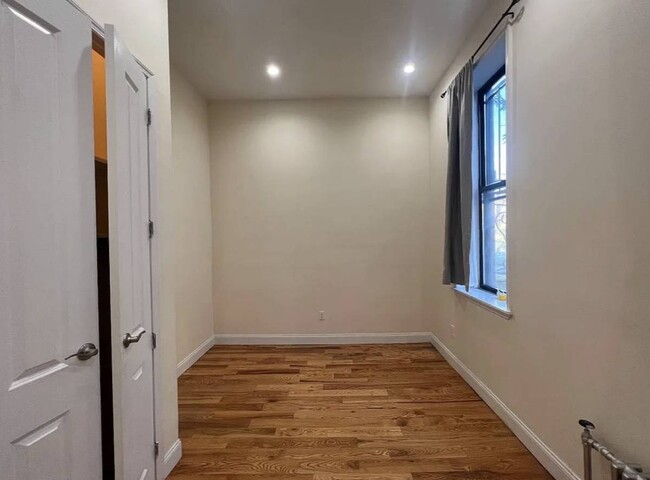 Foto del edificio - 1603 Yates Ave