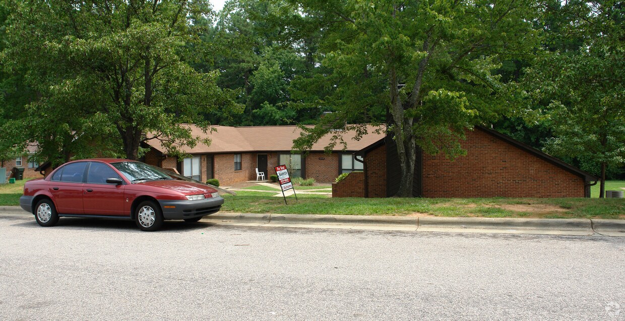 6708 Magnolia Ct, Raleigh, NC 27612 Apartments in Raleigh, NC