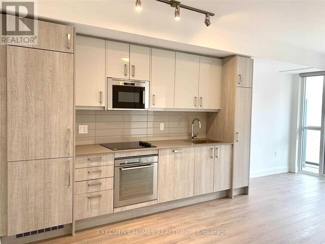 Photo du bâtiment - 77 Mutual St