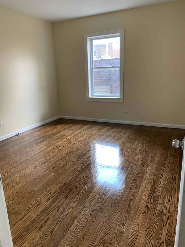 Foto del edificio - 7219 S Langley Ave