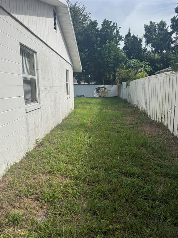 Foto del edificio - 2311 Bougainvillea St