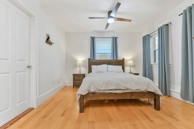 Foto del edificio - 714 E 5th St