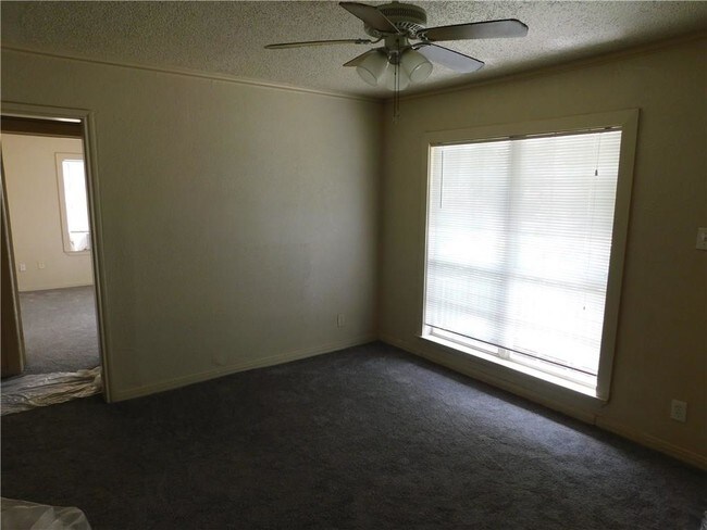 Foto del edificio - 1717 Hemphill Dr