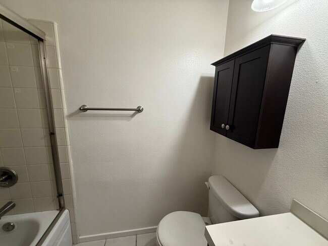 Foto del edificio - 2824 I St