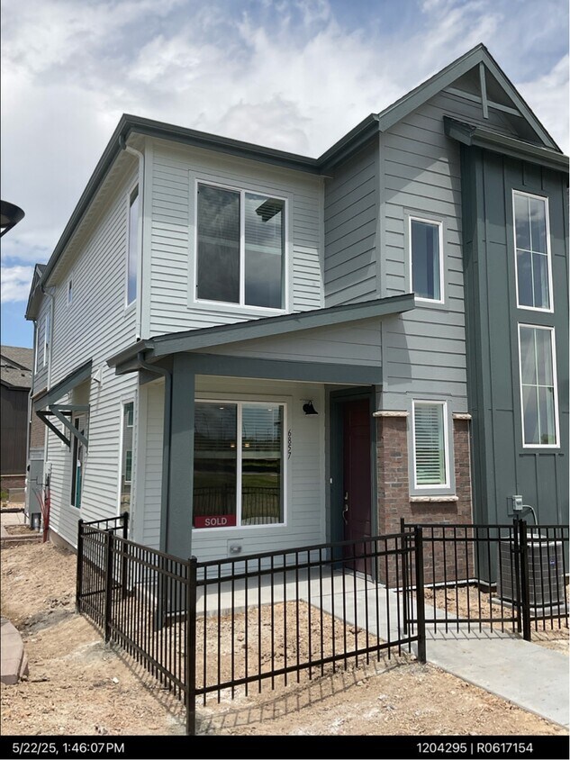 Foto principal - 6857 Huddersfield Pl