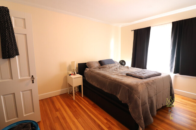 Foto del edificio - 93 Strathmore Rd