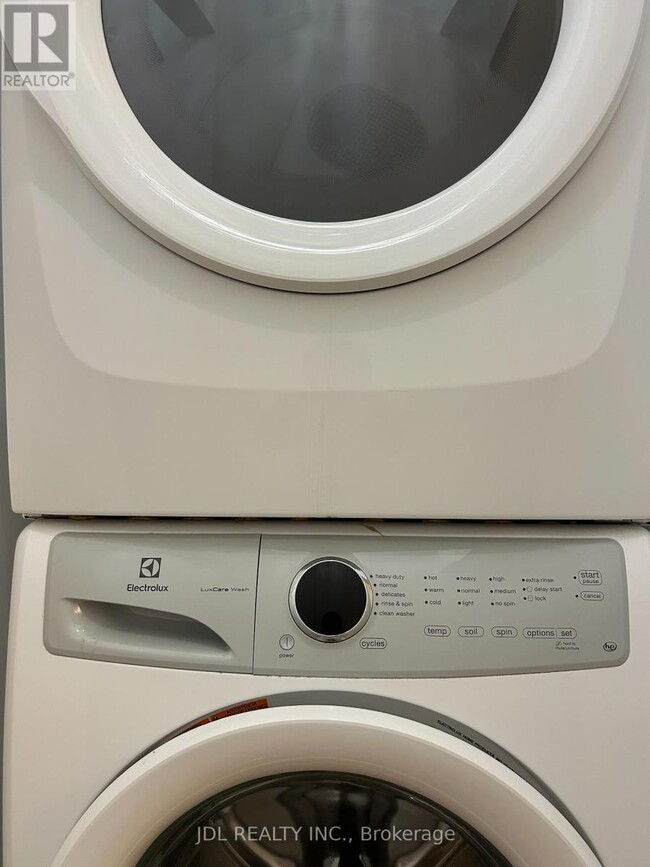 Building Photo - 10 Apache Trail