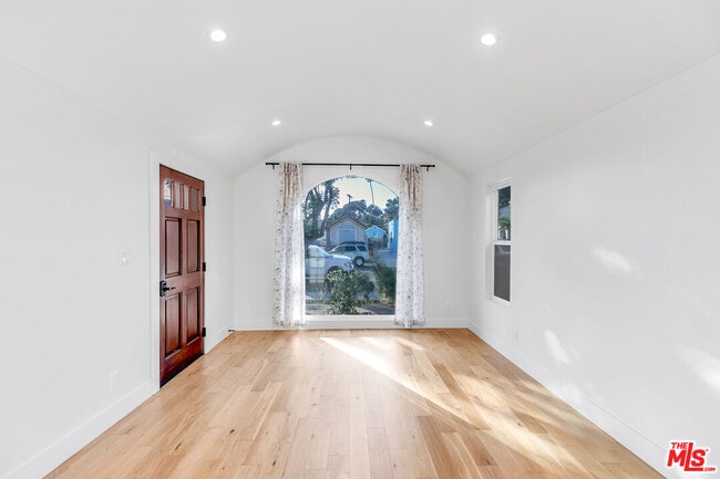 Building Photo - 3062 Field Ave