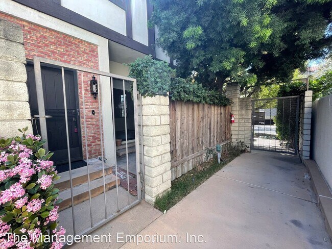Foto del edificio - 3 br, 2.5 bath House - 1122 Campbell St. #1