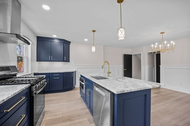 Building Photo - 857 Green Valley Dr