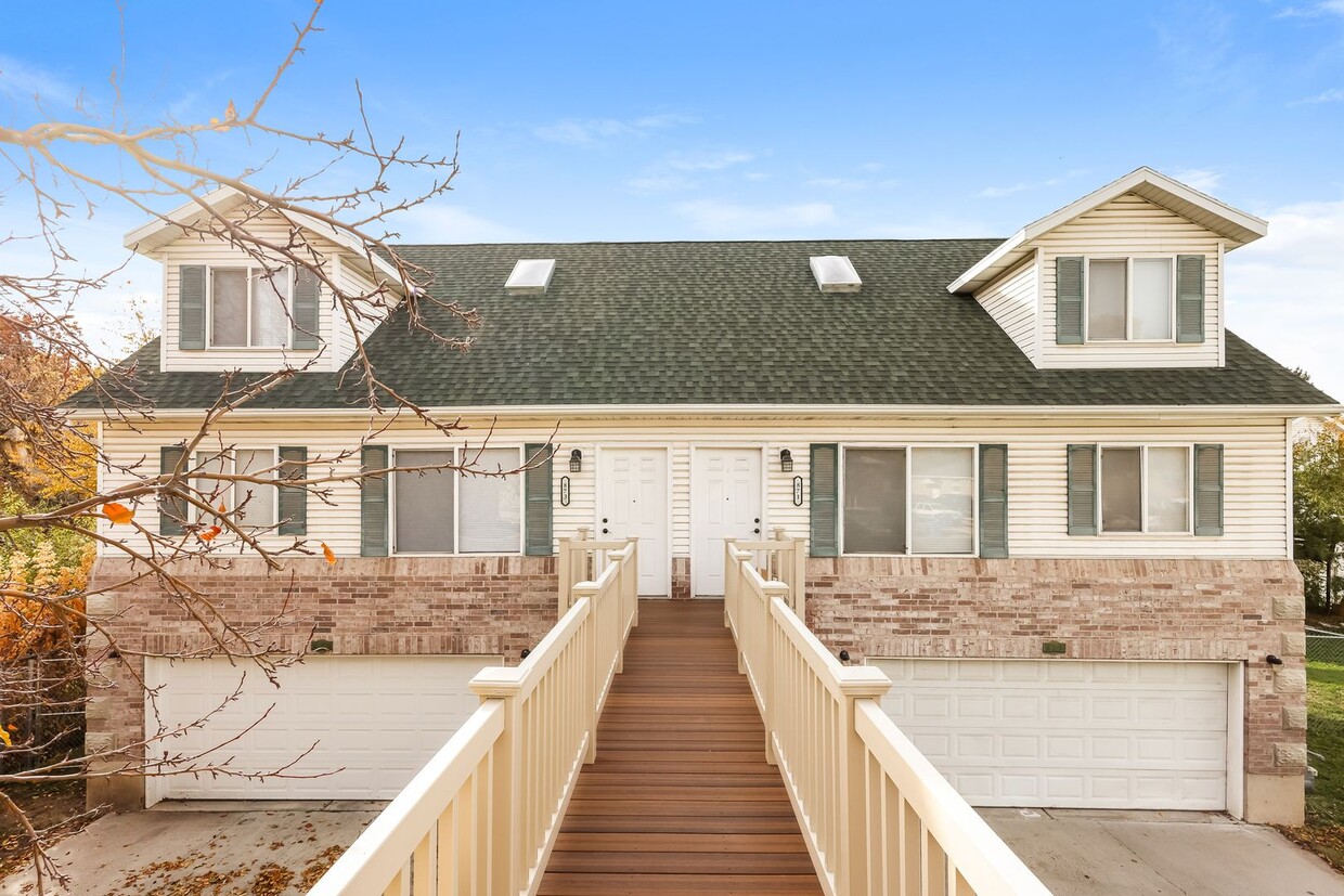 Primary Photo - Sullivan Duplex