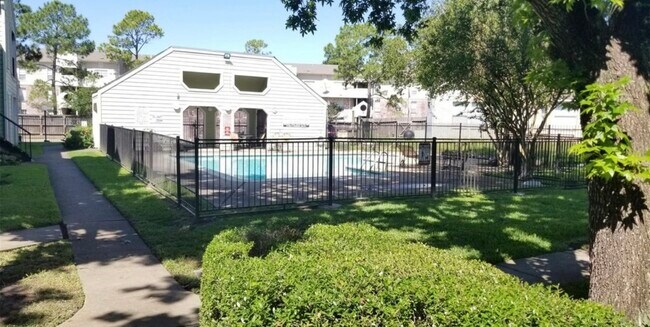 Foto del edificio - 6602 Harbor Town Dr