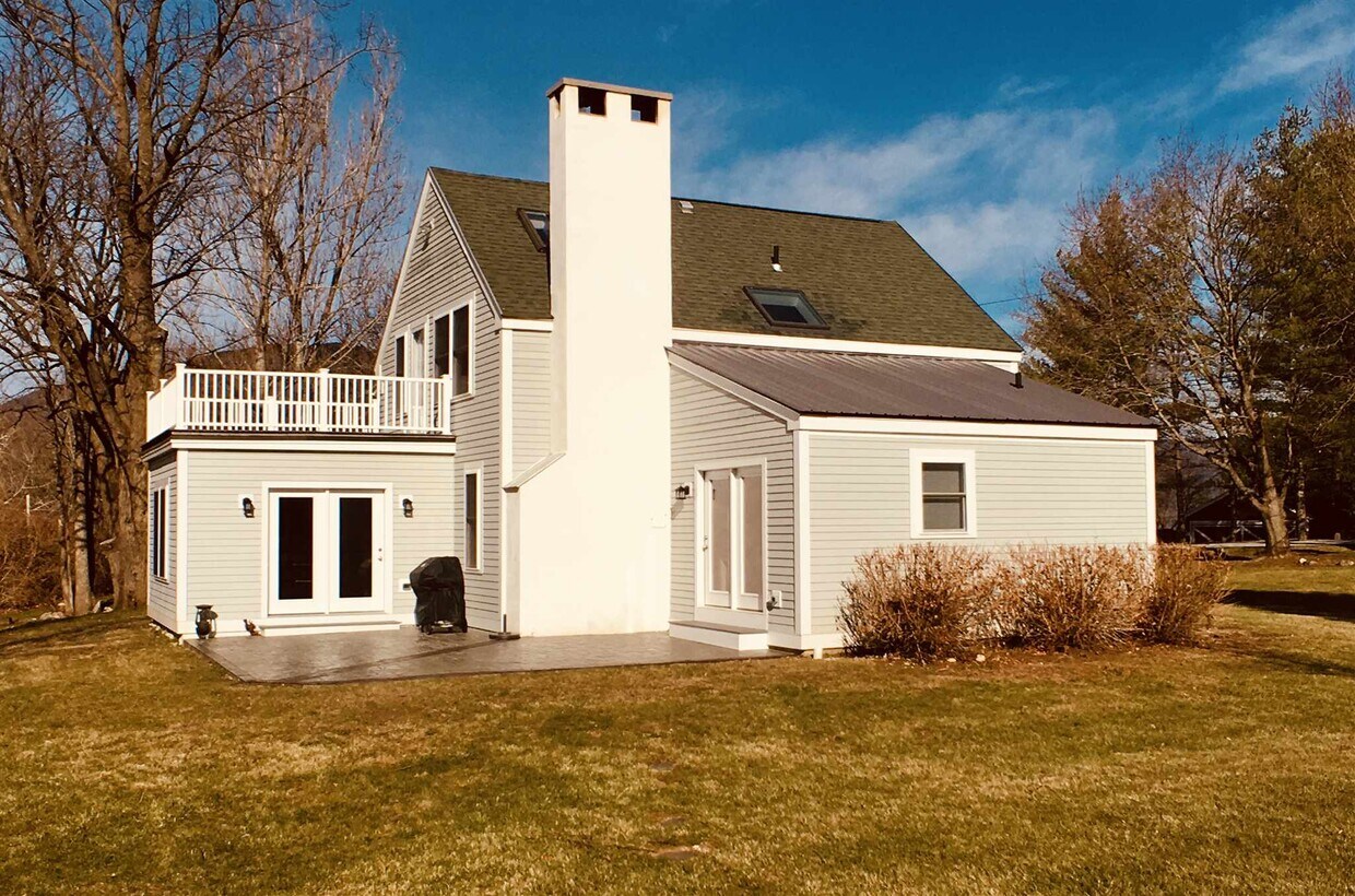 Primary Photo - 122 High Meadow Way