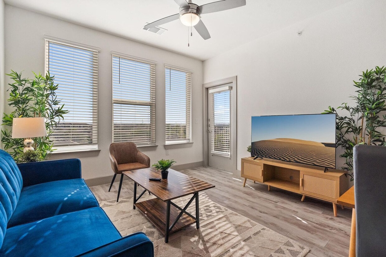 Primary Photo - 12100 1/2 Ferrystone Glen Dr