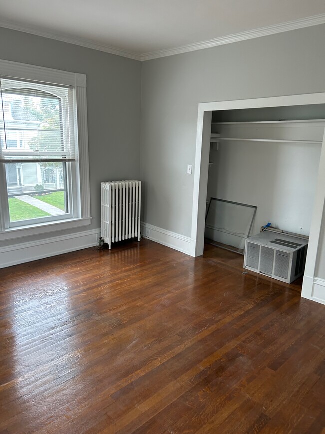 83 Bay St Unit 2nd Floor, Manchester, NH 03104 - Apartments in ...