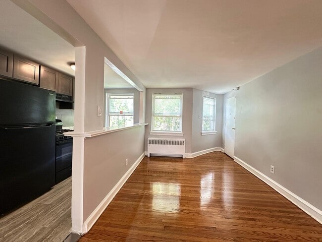 Building Photo - 6776 Blakemore St