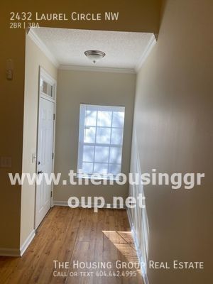 Building Photo - Atlanta Townhome Ready Now!!