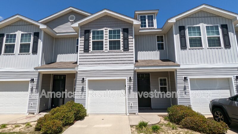 Primary Photo - 112 Iron Horse Dr E