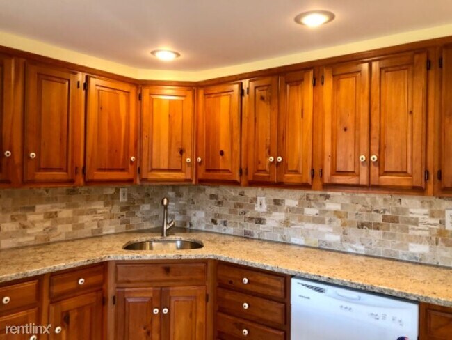 Building Photo - 4 br, 2 bath House - 2641 Rt 301