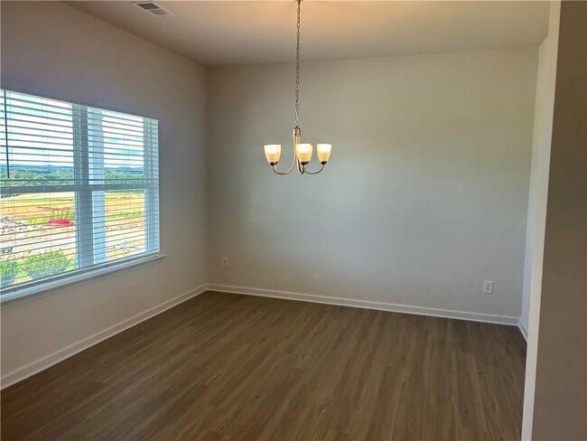 Foto del edificio - 639 Mountaintop Rd SW