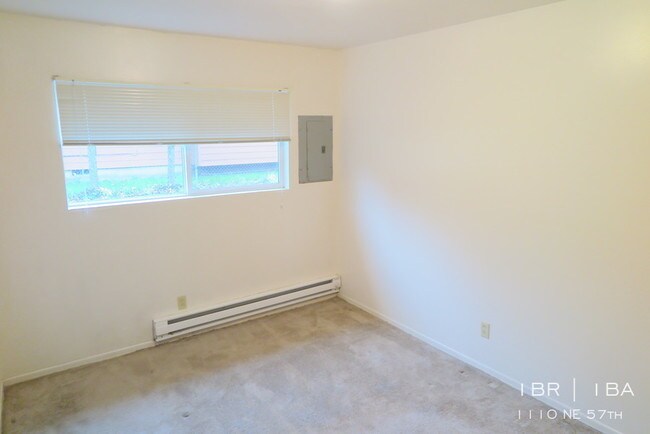 Building Photo - 1110 NE 57th Ave