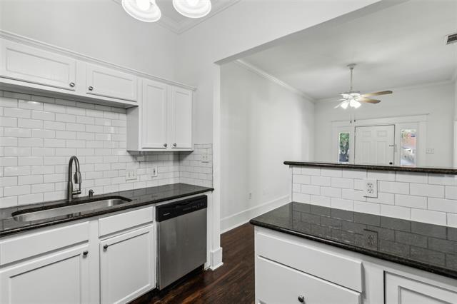 Foto del edificio - 820 W 10th St