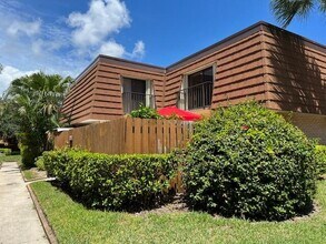 Building Photo - 3063 30th Ct