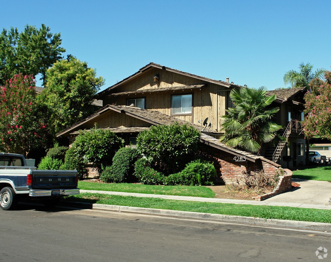 Building Photo - 4243 N Bengston Ave