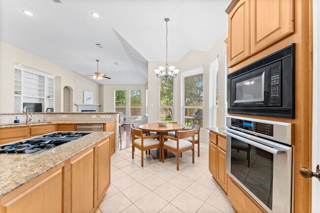 Building Photo - 16131 Woodbend Trail Dr