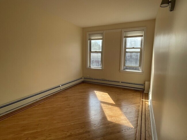 Foto del edificio - 682 E 42nd St