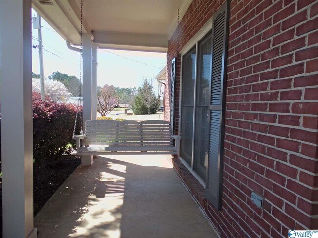 Building Photo - 194 Leslie Ln