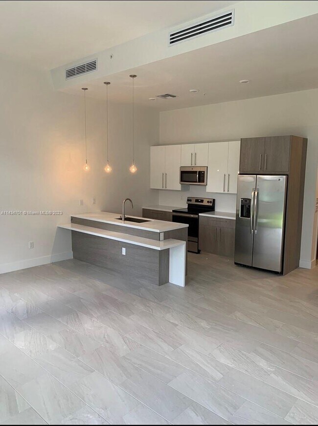 Foto del edificio - 4448 NW 9th St