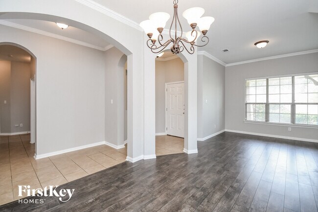 Building Photo - 5854 Cliff Ridge Dr